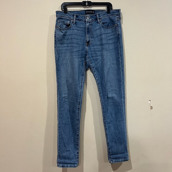 Men’s Abercrombie and Fitch Jeans - Picture 1 of 4